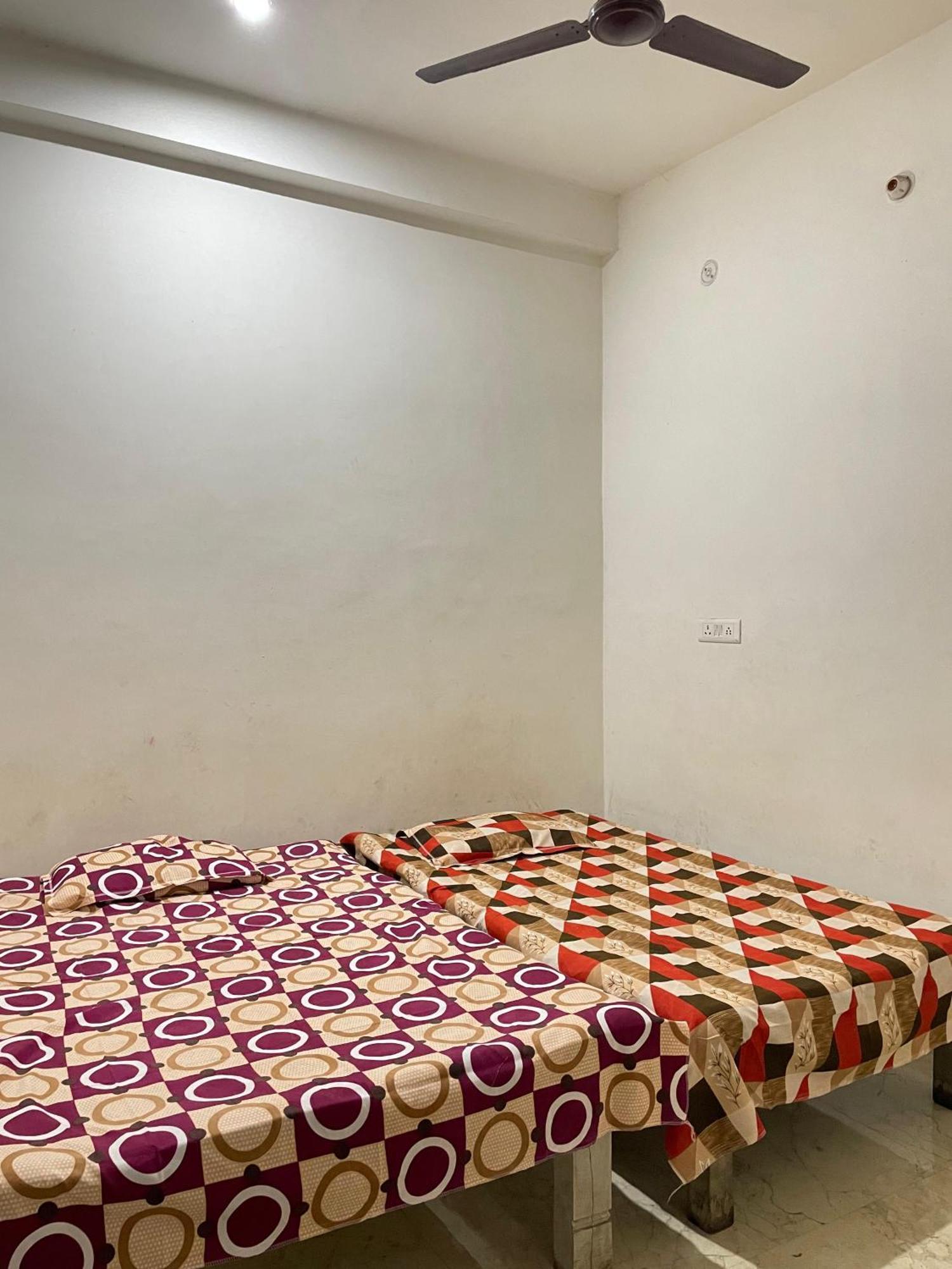 Om Sai Guest House Varanasi Exterior photo